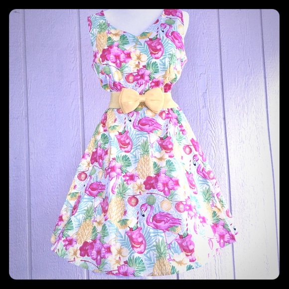 Vintage Dresses & Skirts - 🦩 $25 or 2 for 40